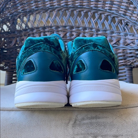 Adidas Emerald Green Velvet Sneakers 10.5 - Picture 11 of 16